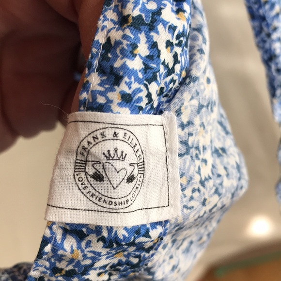EUC Frank & Eileen sz M “Eileen” blouse blue & white floral pattern relaxed fit - Picture 4 of 8